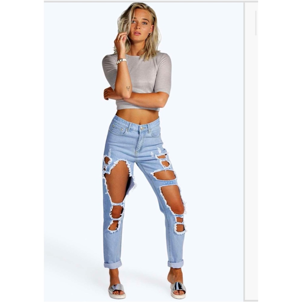 Boohoo Jodie Shredded Leg Mom Jeans